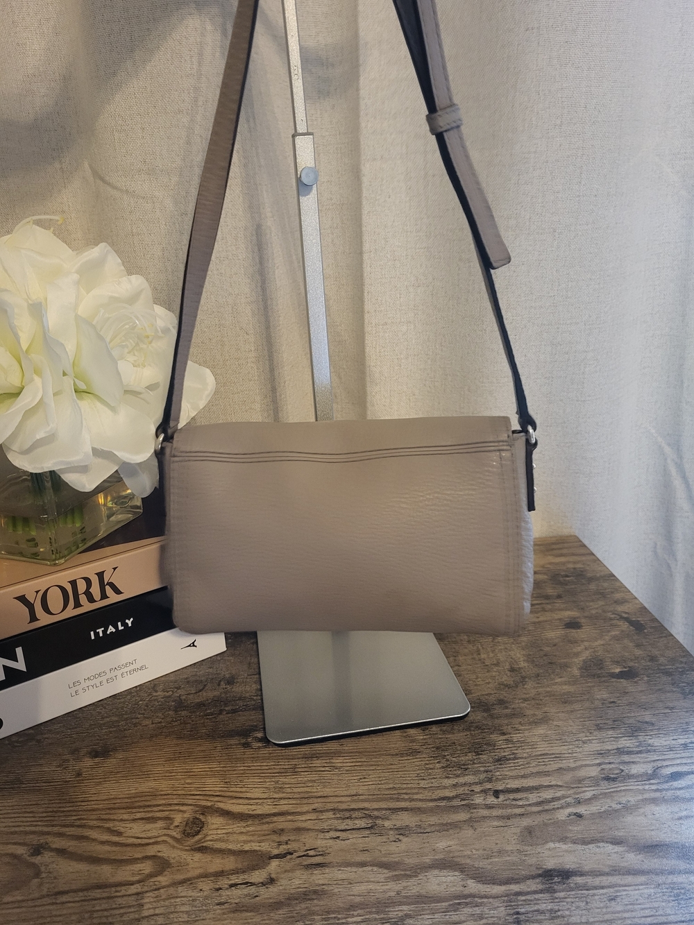 kate spade Cobble Hill Carson Pebbled Leather Crossbody Bag in Taupe - Picture 3 of 6